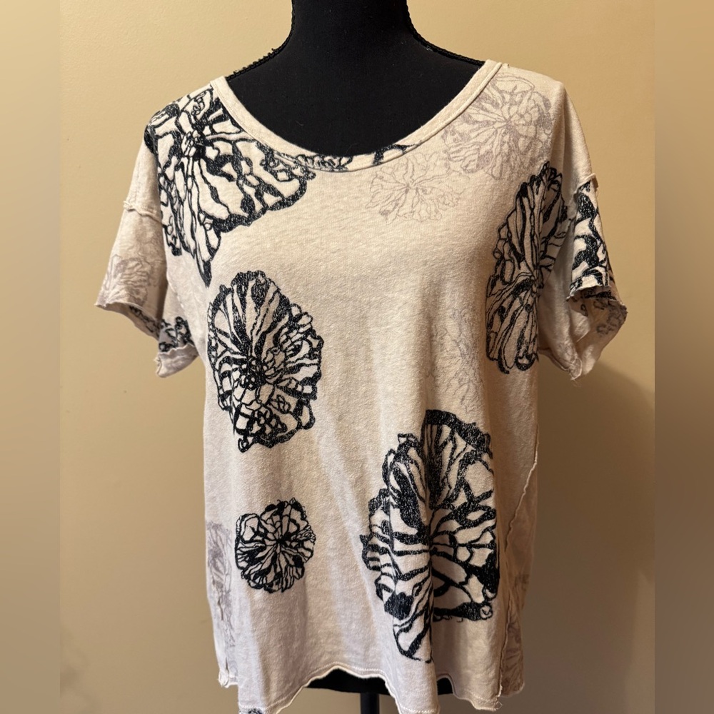 Pilcro Beige and Black Floral Tee